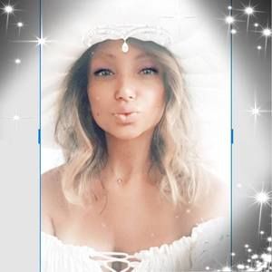 Meet your Posher, Yana